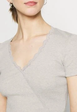 Beste Bewertungen von ⭐ Even&Odd Damen T-Shirt Print - Light Grey ⭐ 14 Beste Bewertungen von ⭐ Even&Odd Damen T-Shirt Print - Light Grey ⭐ -Even Odd Verkäufe 1e596b4a002745b19c739ead9756510a