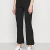 Billig ⌛ Even&Odd Kick Flare Punto Trousers - Stoffhose - Black | Damen ⭐ 2 Billig ⌛ Even&Odd Kick Flare Punto Trousers - Stoffhose - Black | Damen ⭐ -Even Odd Verkäufe 5e9401a2b0954a7e87f9416590994dc7