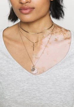 Coupon 🎁 Even&Odd Damen 3 PACK - T-Shirt Basic - Black ❤️ 17 Coupon 🎁 Even&Odd Damen 3 PACK - T-Shirt Basic - Black ❤️ -Even Odd Verkäufe b23d05b243fb4d288d4301cfa95bde48