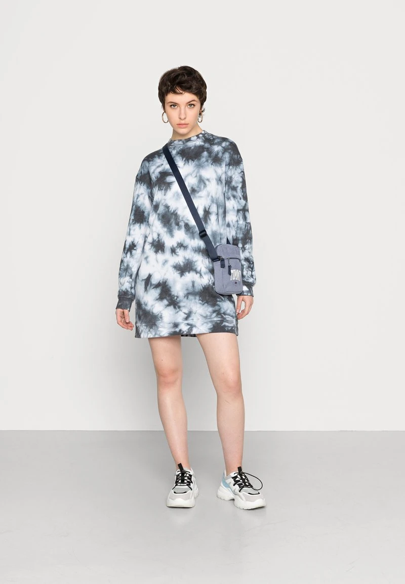 Neu ✨ Even&Odd Damen CREW NECK TYE DIE DRESS - Freizeitkleid - Black/white 🤩 4 Neu ✨ Even&Odd Damen CREW NECK TYE DIE DRESS - Freizeitkleid - Black/white 🤩 – Bild 2